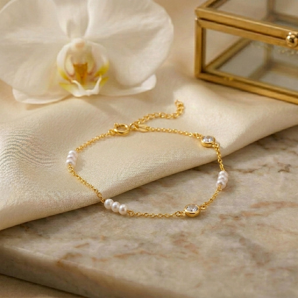Pulseira Dourada 24K de Pérolas com Ponto de Luz