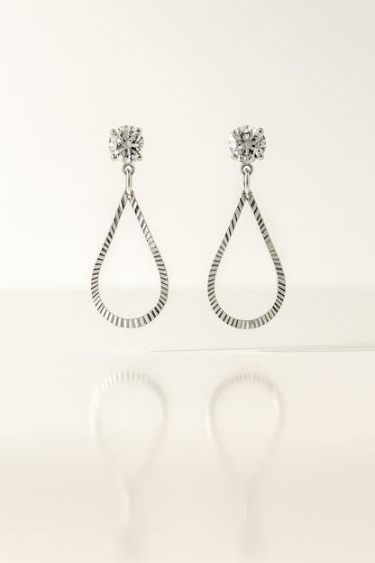 Brinco Gota com Cristal em Prata