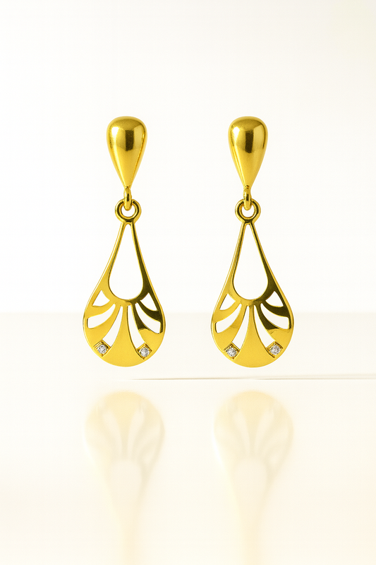 Brinco Gota Vazado com Detalhe de Cristal Folheado a Ouro