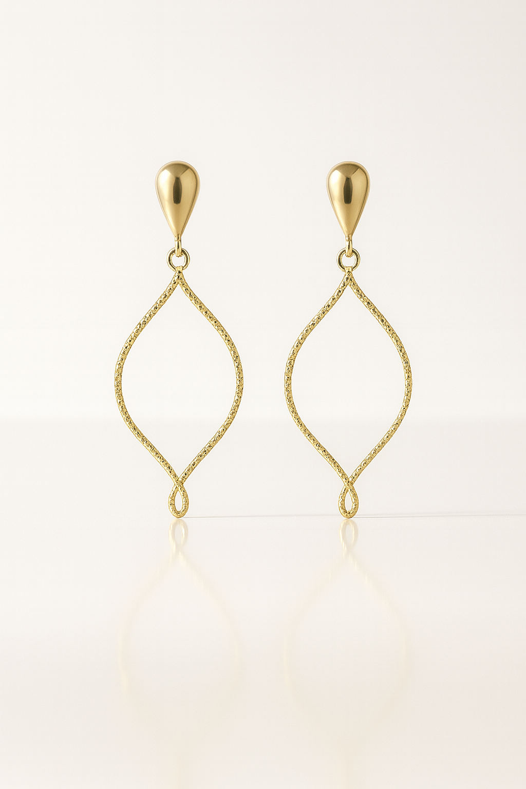 Brinco Folheado a Ouro Design Elegance