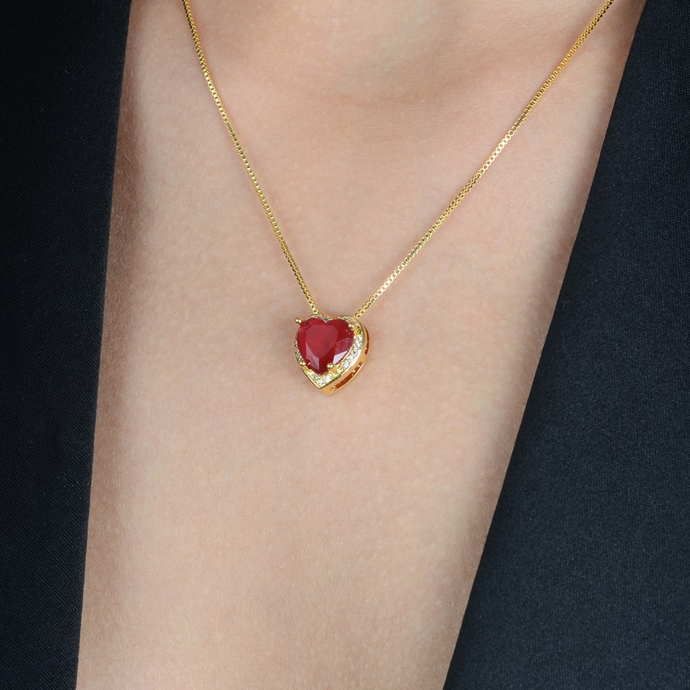 Colar Dourado de Pedra Natural Vermelha Coração Cravejado de Zircônia - Galeria