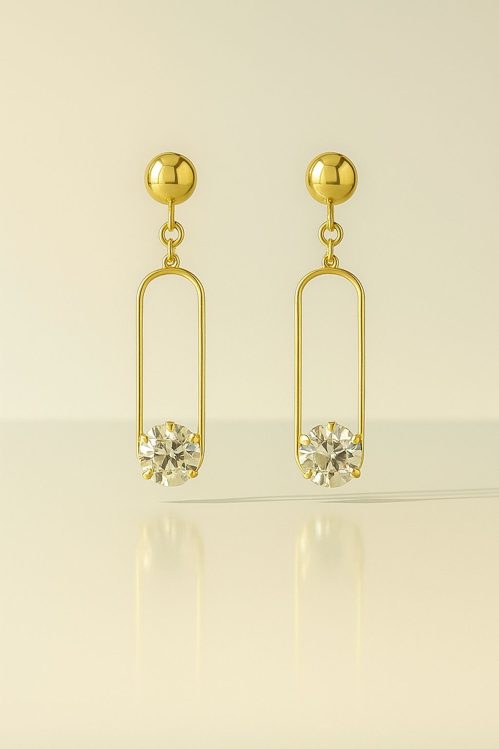 Brinco Folheado a Ouro com zircônia II