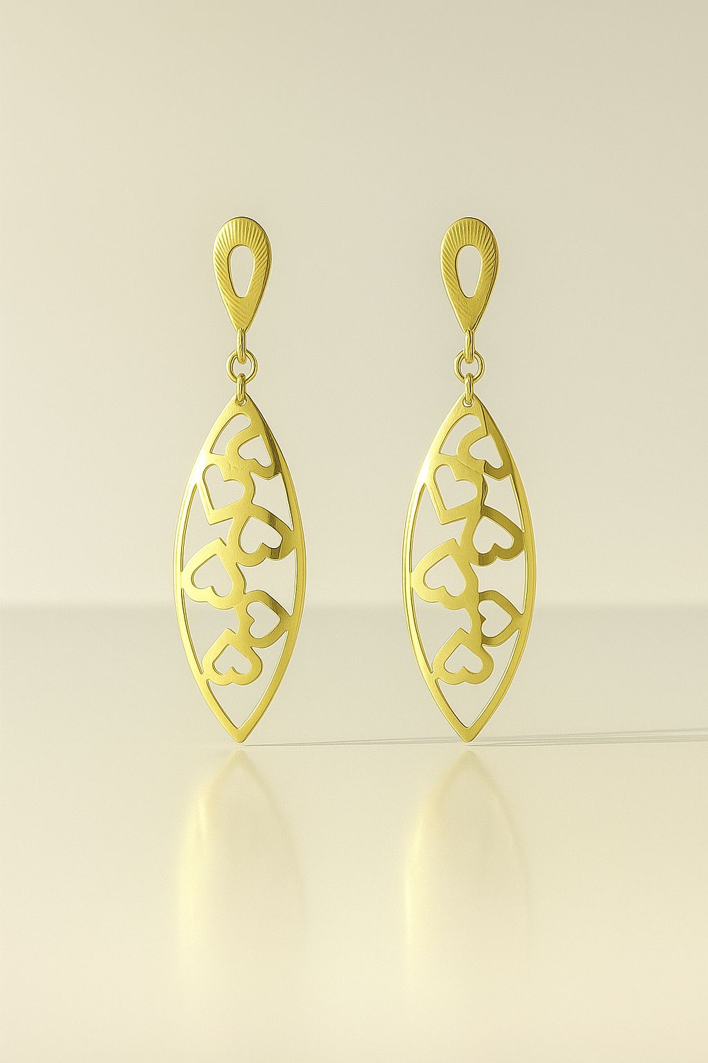 Brinco Folheado a Ouro Grife Corações