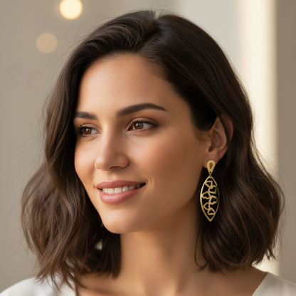 Brinco Folheado a Ouro Grife Corações