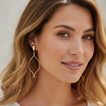 Brinco Folheado a Ouro Design Elegance