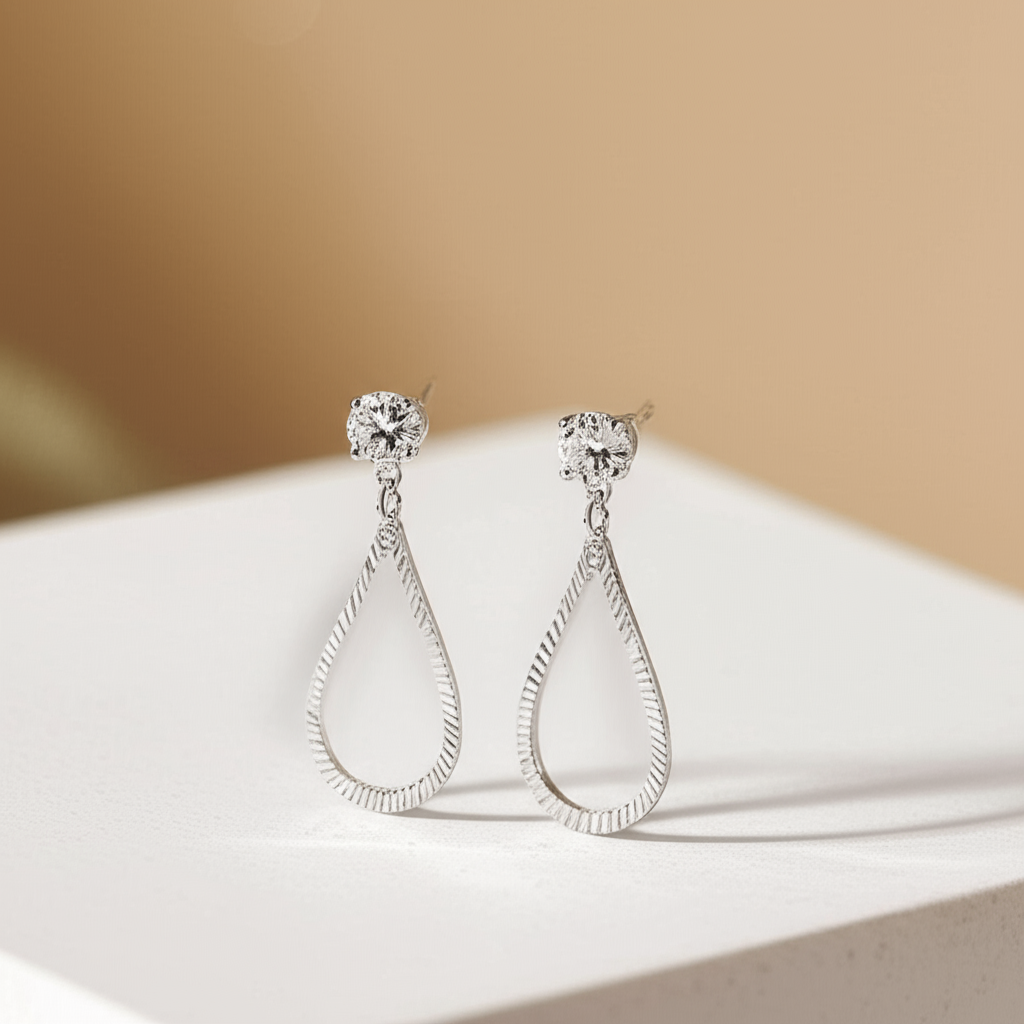 Brinco Gota com Cristal em Prata