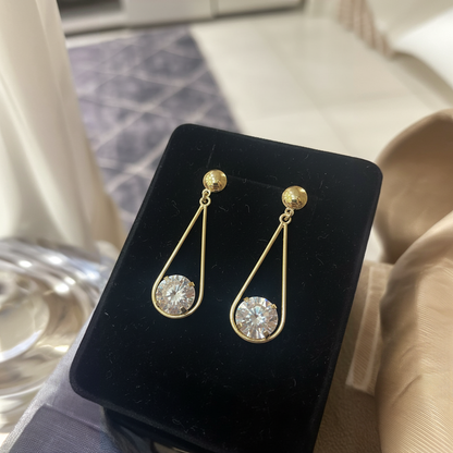 Brinco Folheado a Ouro com Zircônia